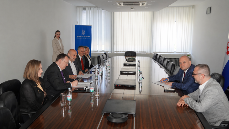 Potpisivanje ugovora_2